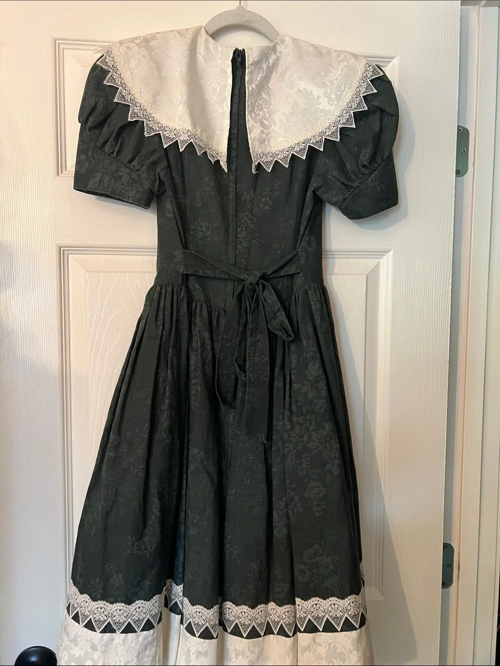 80’s Jessica McClintock Gunne Sax Dark Green Dress with White Lace Trim